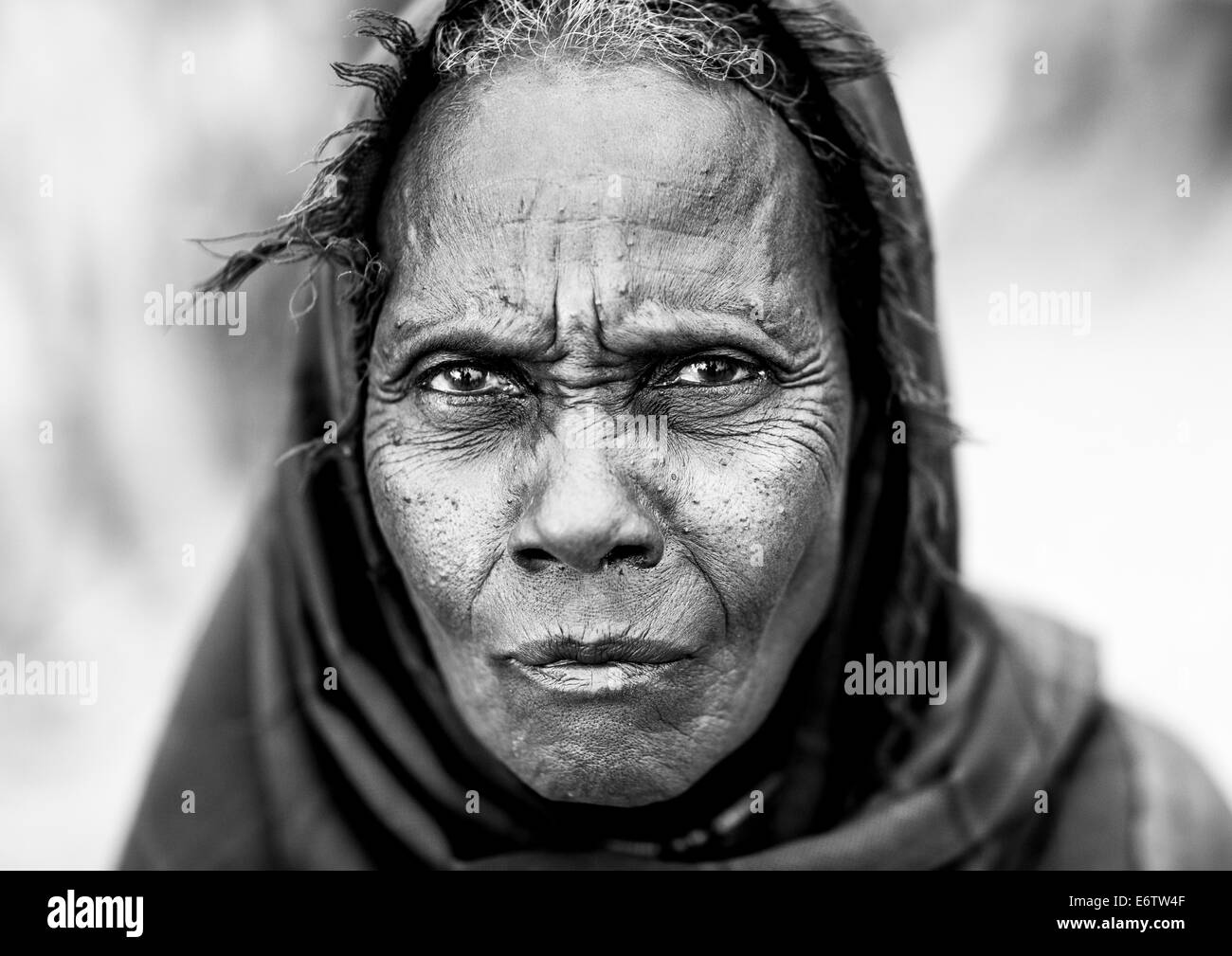 Close Up face à des personnes âgées de la tribu Erbore Femme, vallée de l'Omo, Ethiopie Banque D'Images