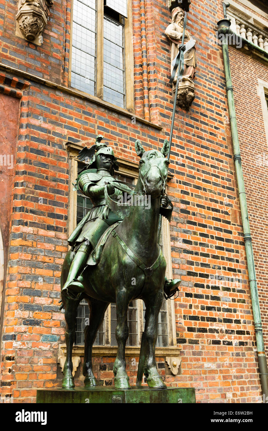En dehors des statues Rathaus Bremen, Bremen, Allemagne Banque D'Images
