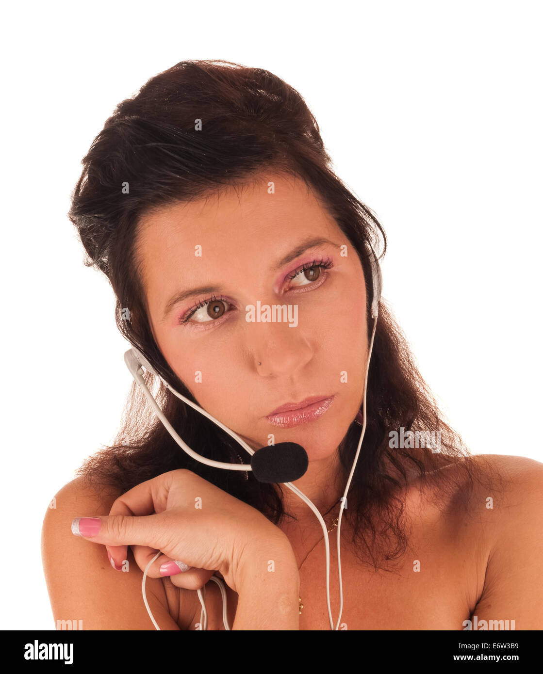 Les femmes d'Amérique latine avec épaules nues en casque d'écoute attentivement Banque D'Images