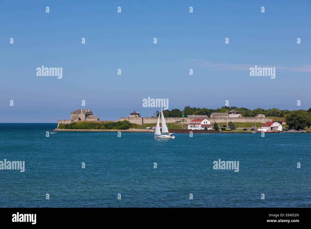 Le Fort Niagara situé près de Youngstown, New York, sur la rive est de la rivière Niagara à sa bouche, sur le lac Ontario. Banque D'Images