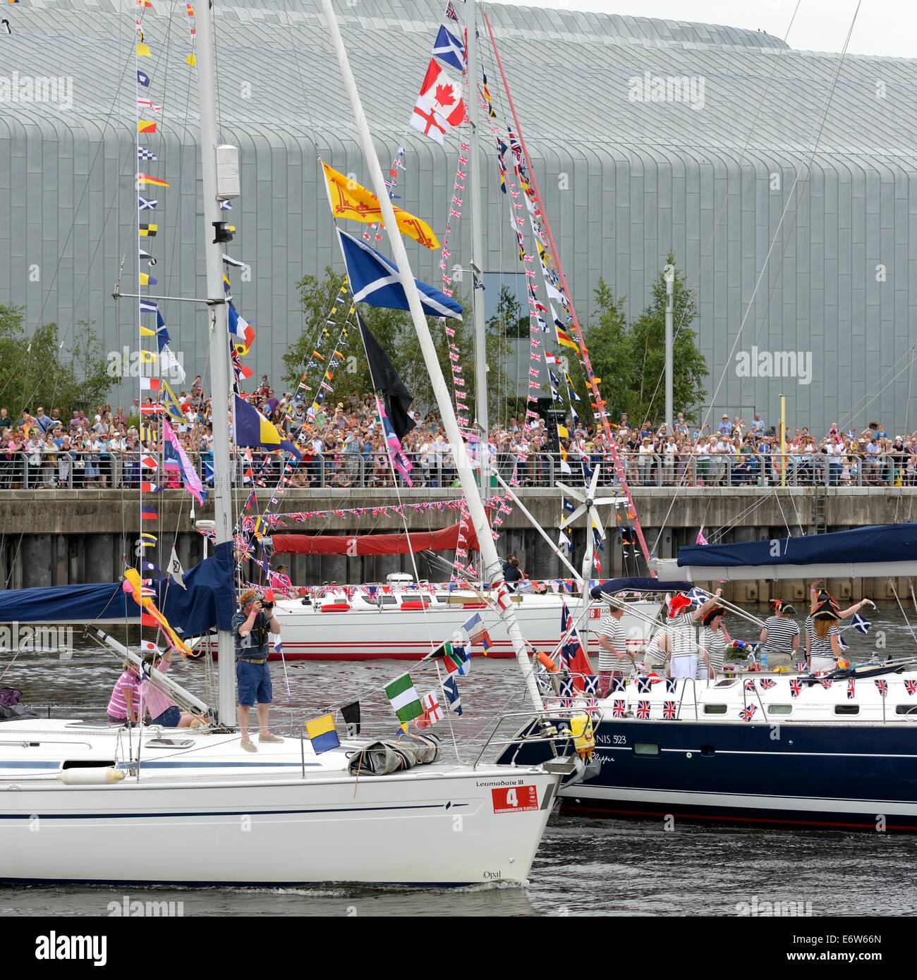 La flottille de célébrer l'arrivée des jeux du Commonwealth 2014 à Glasgow Banque D'Images