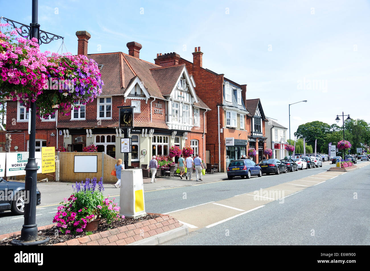 High Street, l'Ascot, Berkshire, Angleterre, Royaume-Uni Banque D'Images