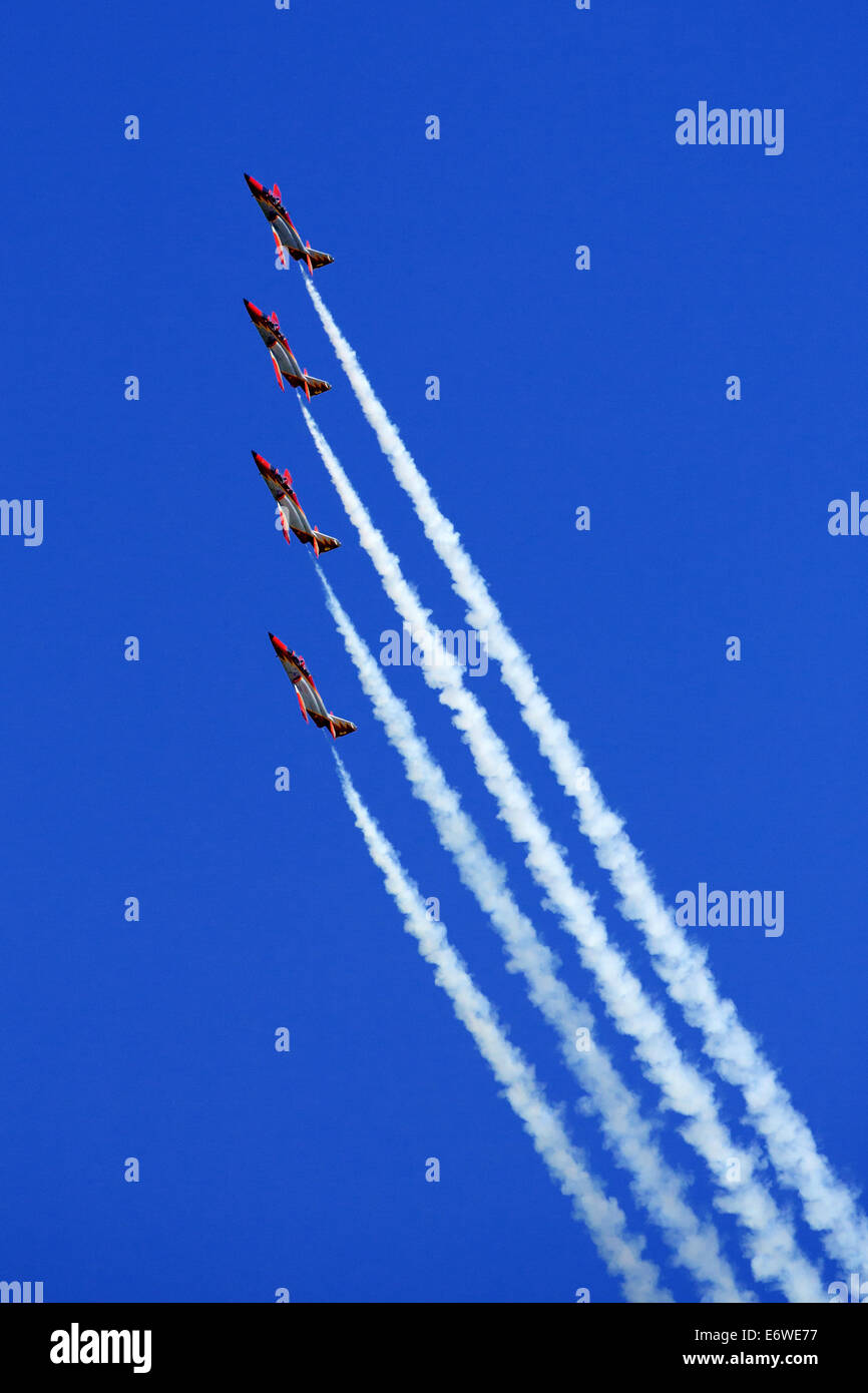 Morges, Suisse, le 30 août, 2014. des jets d'La Patrulla Águila effectuant une manœuvre à l'air Show à AIR14 le samedi 30 août Banque D'Images