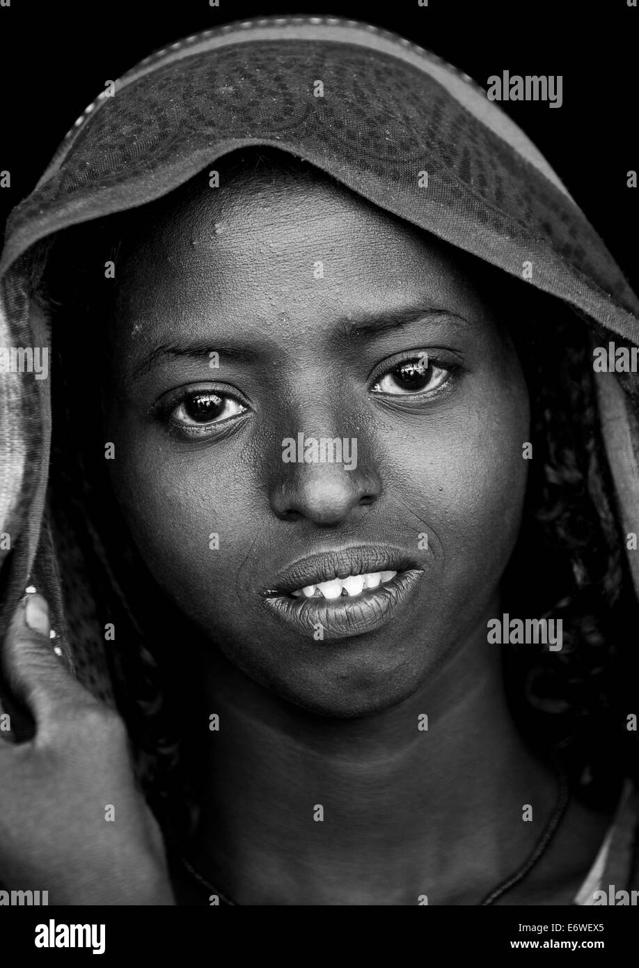 Femme de la tribu Afar avec dents aiguisées, Assaita, état de l'Afar, en Ethiopie Banque D'Images