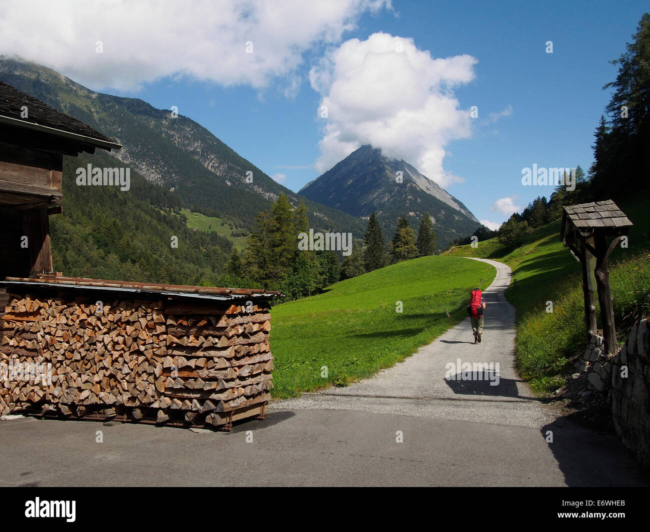 Tour du Mont Blanc près d'Issert, Val Ferret, Suisse Banque D'Images