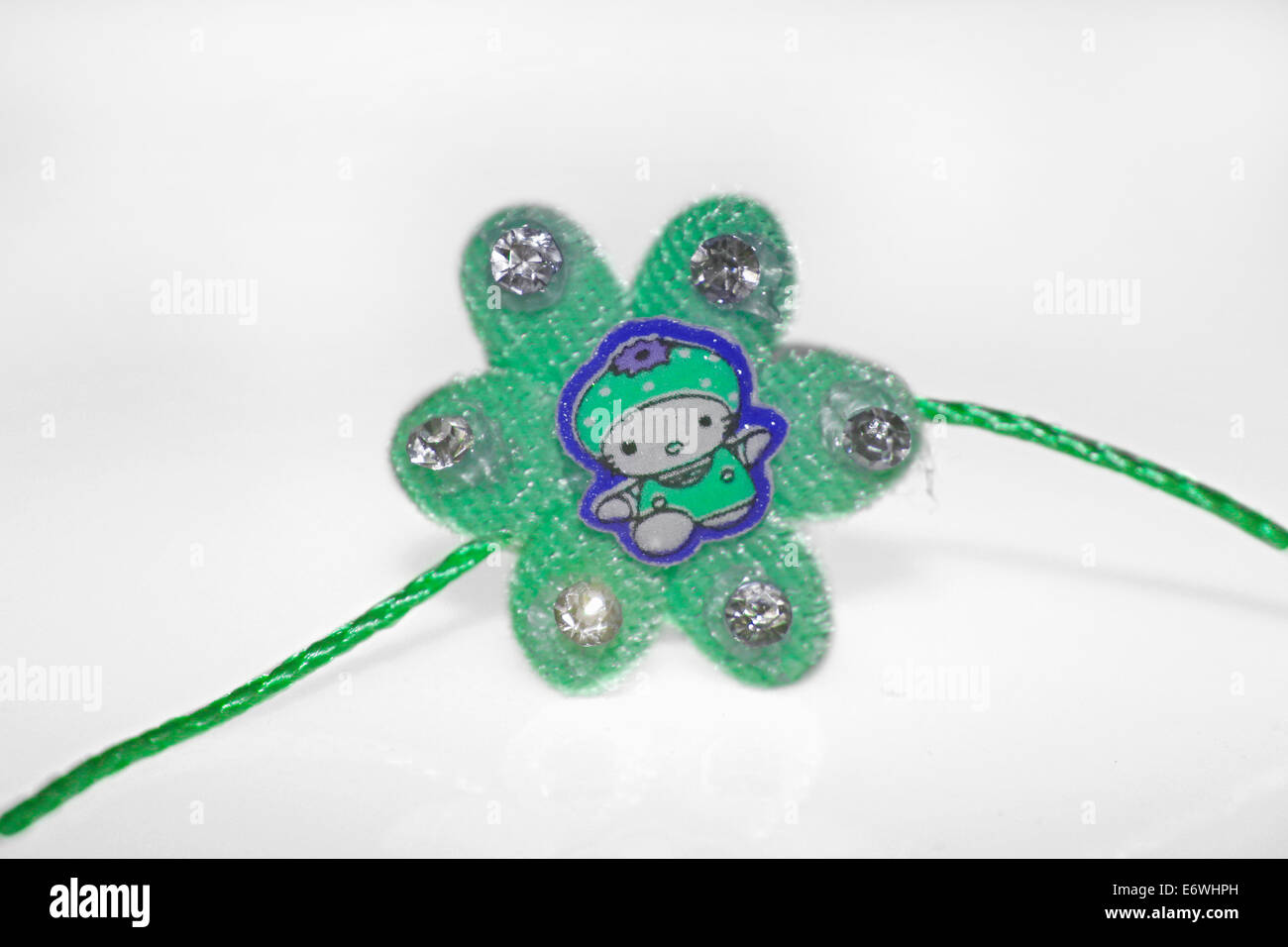 Rakhi pour Raksha Bhandhan, c'est un festival traditionnel indien dans lequel une soeur étroits rakhi sur la main de son frère. Banque D'Images Rakhi pour Raksha Bhandhan, c'est un festival traditionnel indien dans lequel une soeur étroits rakhi sur la main de son frère. Banque D'Images