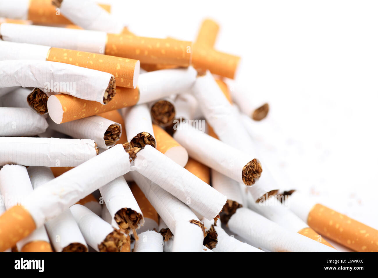 Arrêter de fumer ! Heap de cigarettes. Libre. Banque D'Images