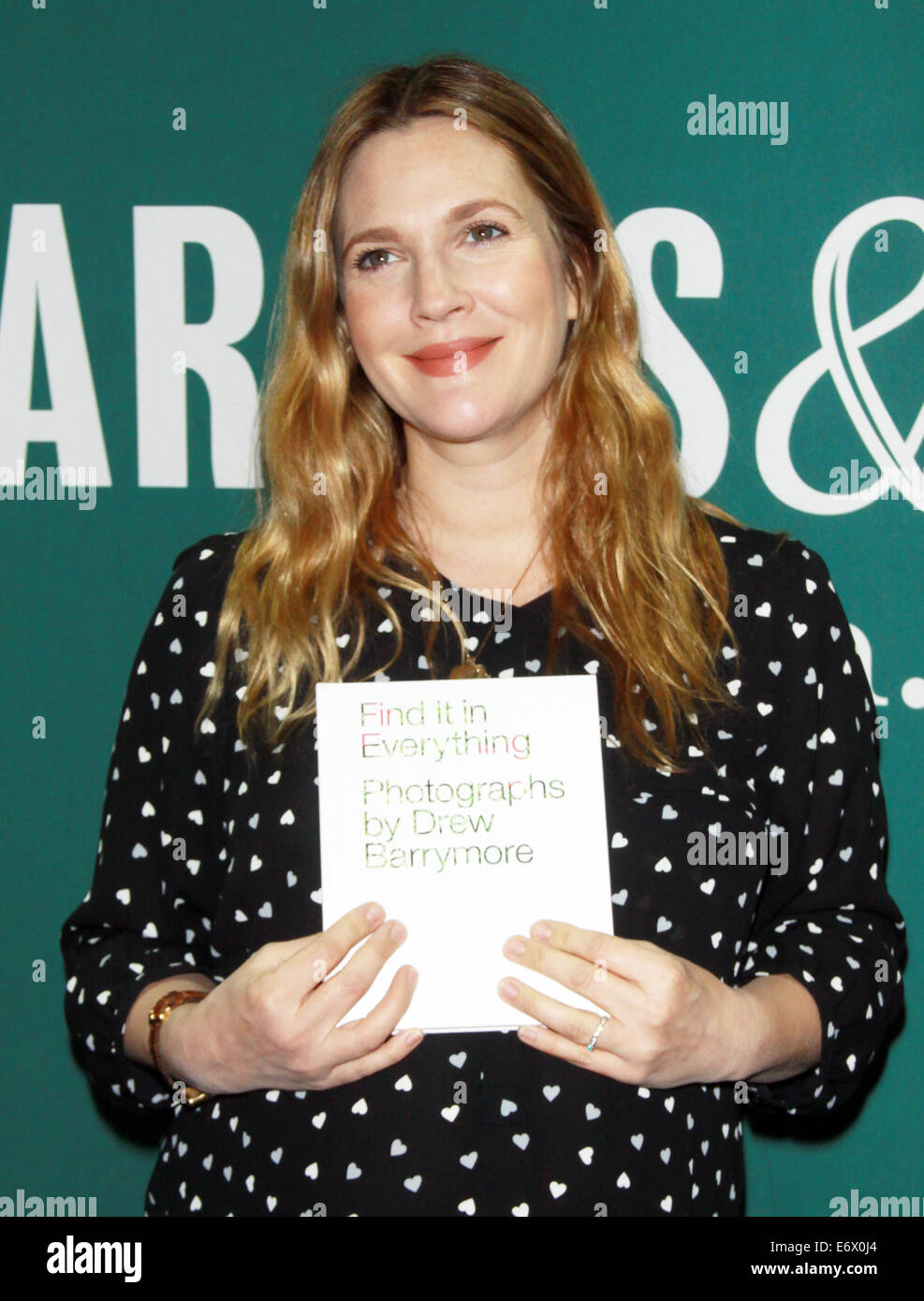 10 février, 2014:Drew Barrymore signant son nouveau livre le trouver dans tout ce qui est à l'Union Square Barnes & Noble à New York City.C Banque D'Images