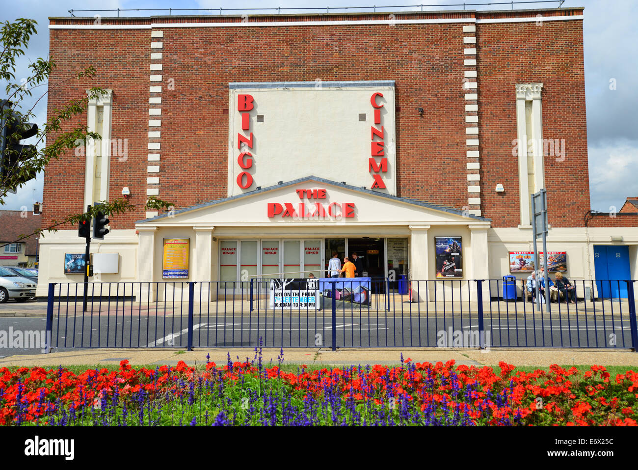 Cinéma Palace Art Déco & salle de bingo, Crescent Road, Felixstowe, Suffolk, Angleterre, Royaume-Uni Banque D'Images