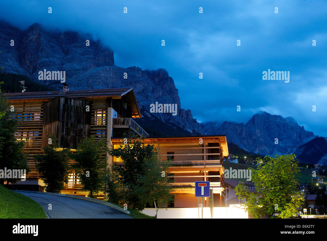 Hôtel Lagacio Mountain Residence Situé dans Kleiner Lagazuoi dans le village de S. Cassiano, Alta Badia, Italie Banque D'Images