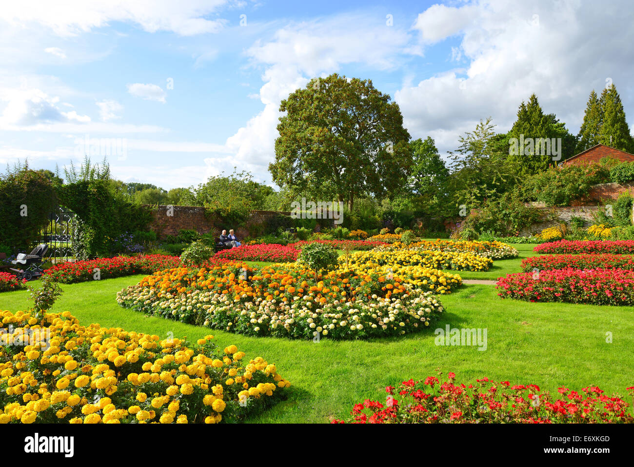 Jardin clos dans Parc Gadebridge, Hemel Hempstead, Hertfordshire, Angleterre, Royaume-Uni Banque D'Images