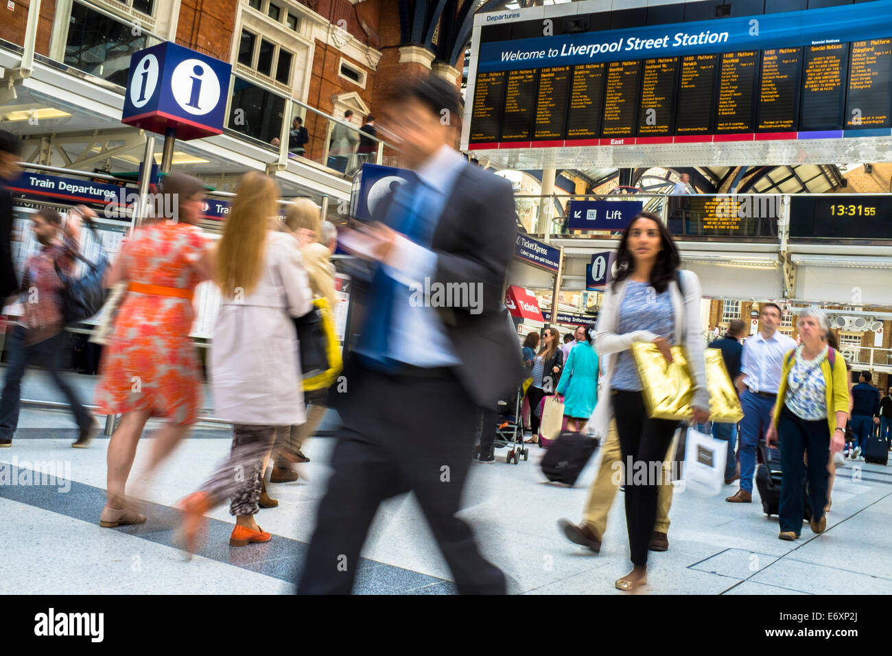 Hall de la gare ferroviaire de Liverpool Street, London, UK Banque D'Images
