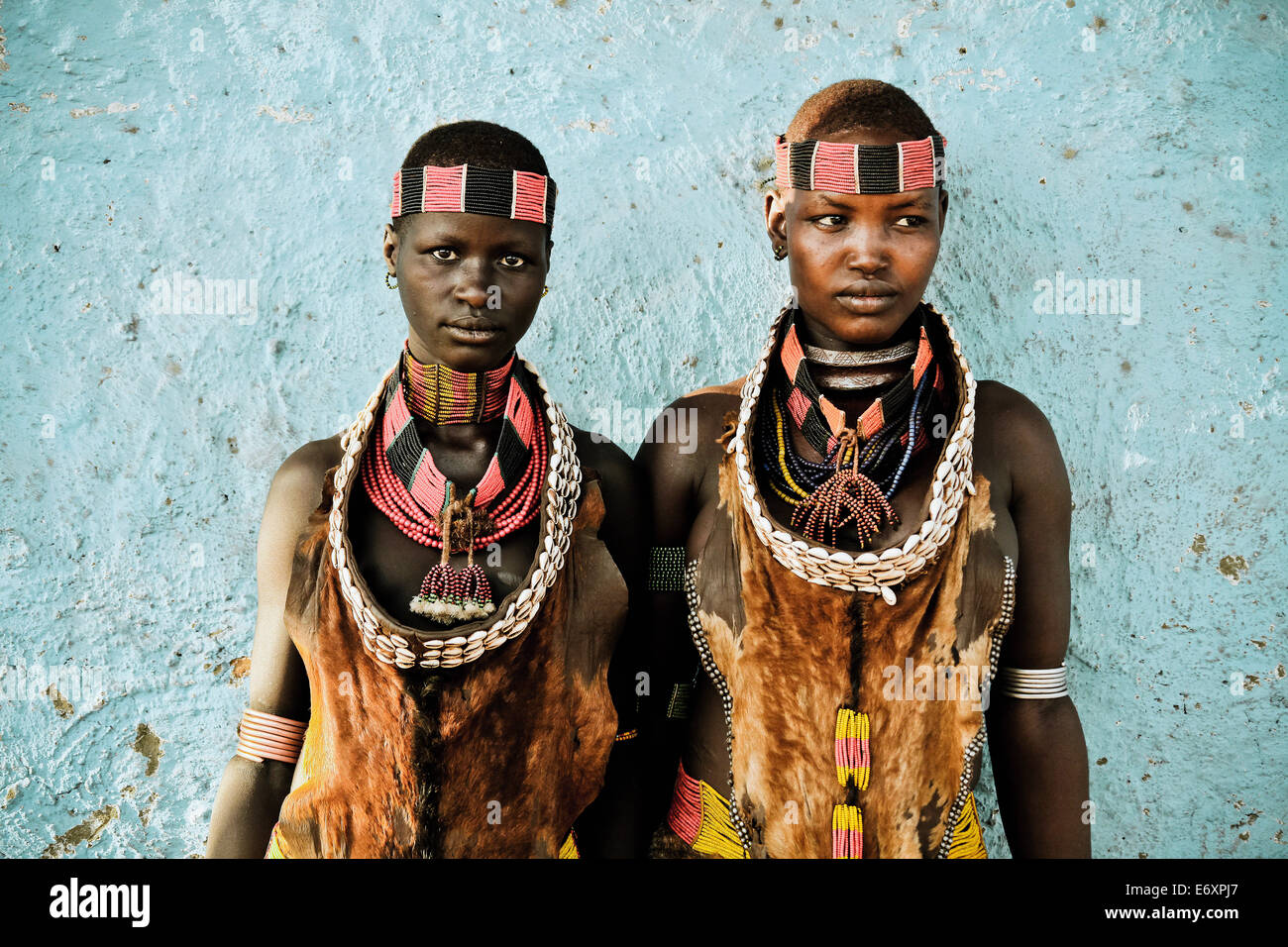 Deux jeunes femme de la tribu Hamar, Turmi, vallée de l'Omo, Ethiopie, Afrique du Sud Banque D'Images