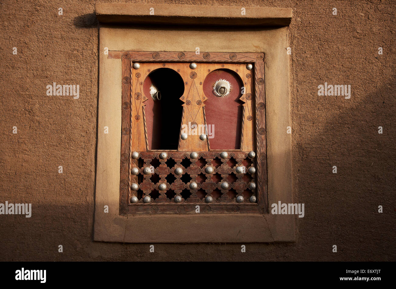Fenêtre d'un bâtiment de boue, Djenné, région de Mopti, au Mali Banque D'Images