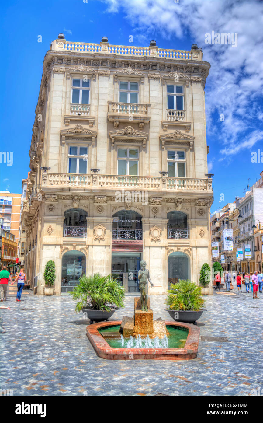 HDR d'un bâtiment traditionnel dans les rues de la ville de Carthagène, Région de Murcie, au Sud Est de l'Espagne Banque D'Images