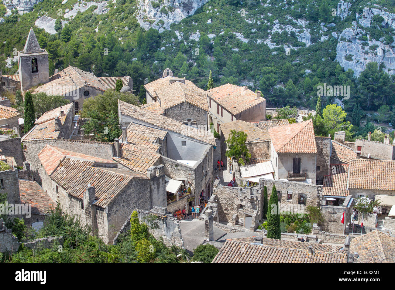 Joli village perché des Baux de Provence, Provence, France Banque D'Images