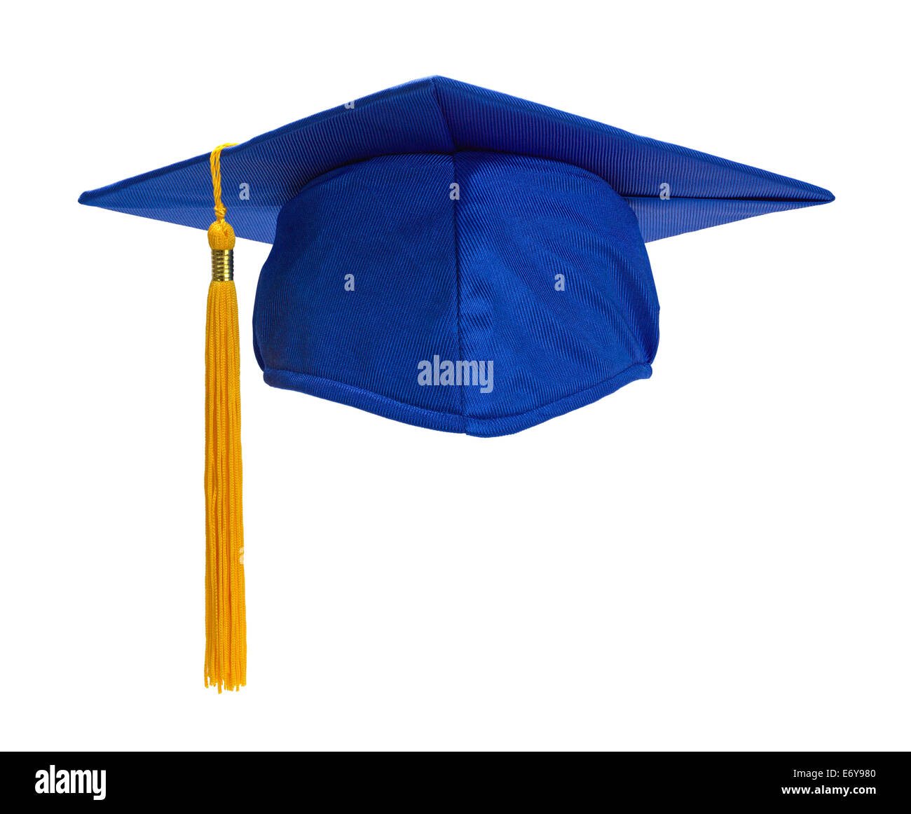 Graduation Hat bleu avec l'or Tassel isolé sur fond blanc. Banque D'Images