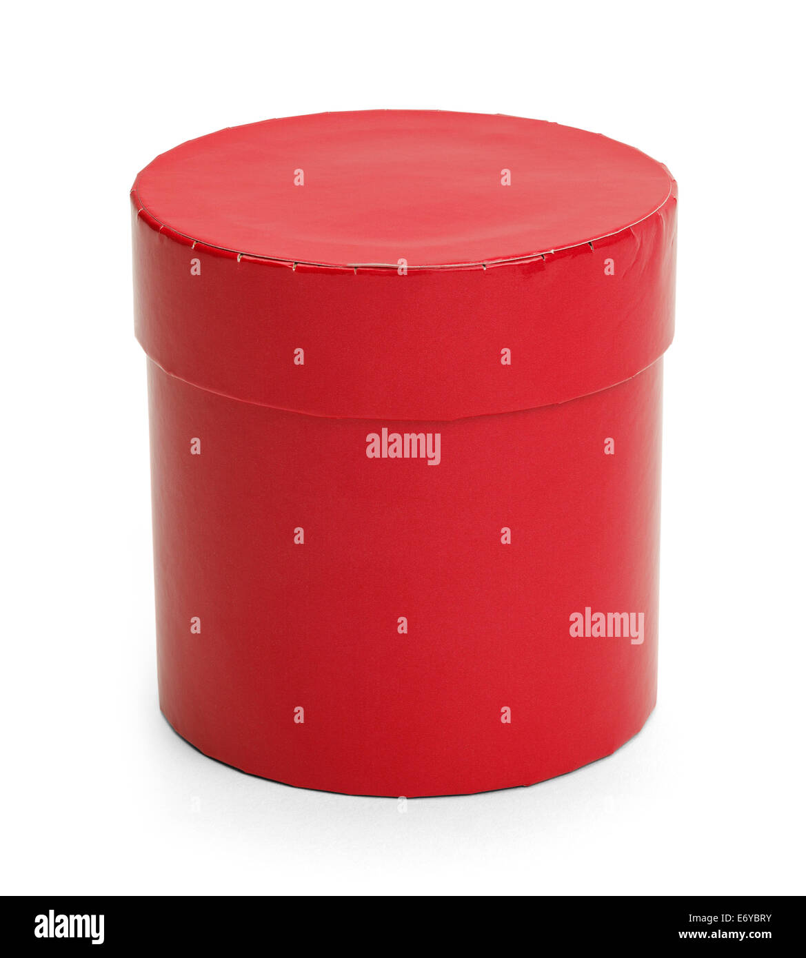 Cylindre de carton rouge isolé sur fond blanc. Banque D'Images