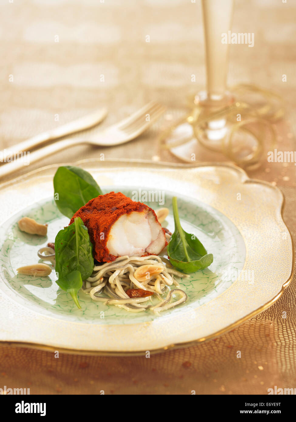 La lotte en croûte de paprika ,les petites anguilles Banque D'Images