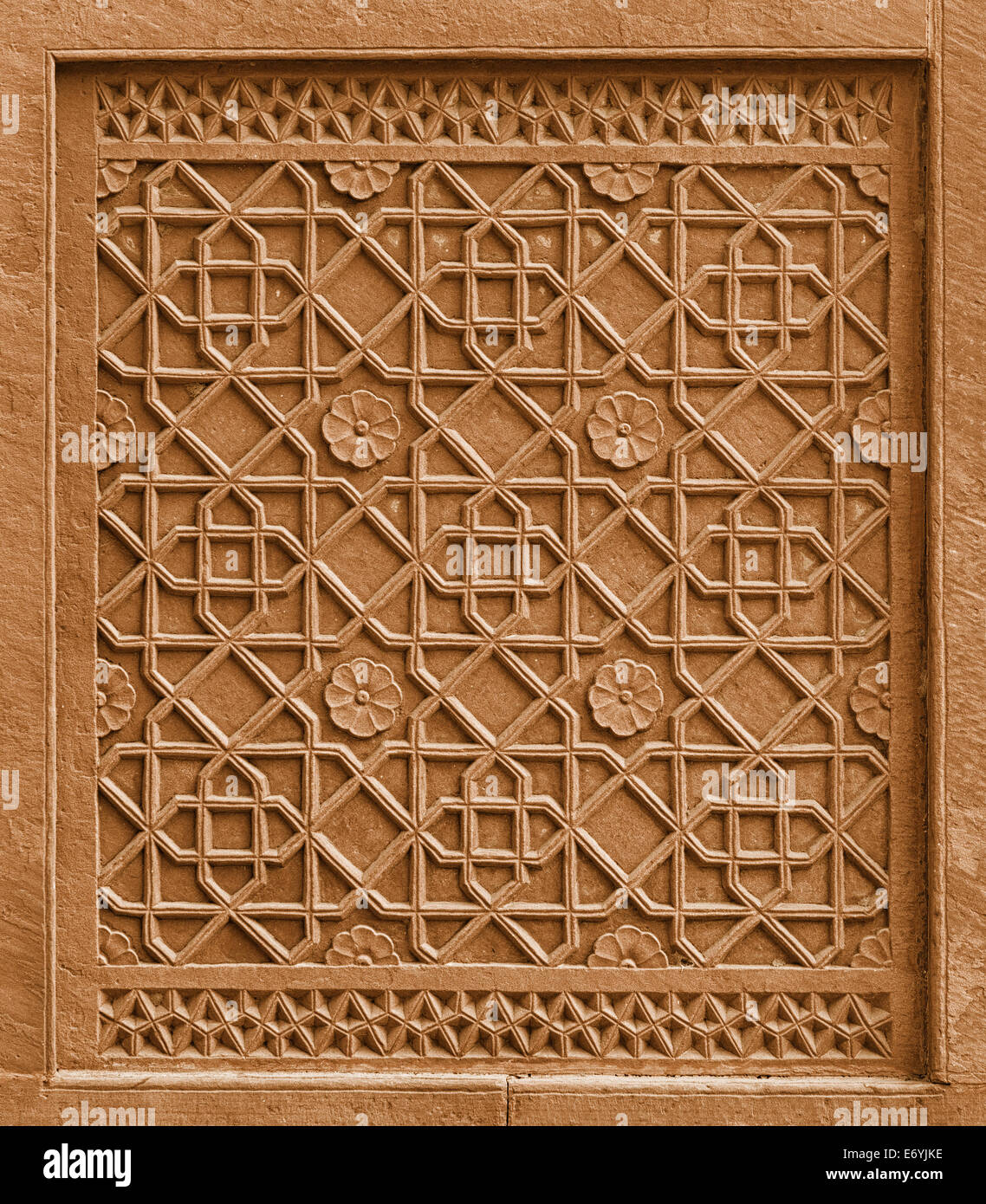 L'élément architectural décoratif ornement traditionnel avec coupure en pierre. L'Inde, Agra Banque D'Images