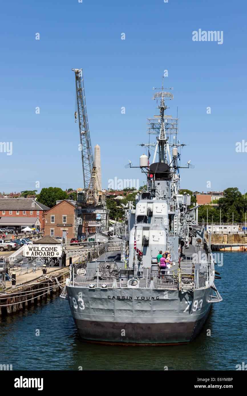 USS Cassin Young , un navire amarré memorial à l'arsenal de Boston au Massachusetts - USA. Banque D'Images