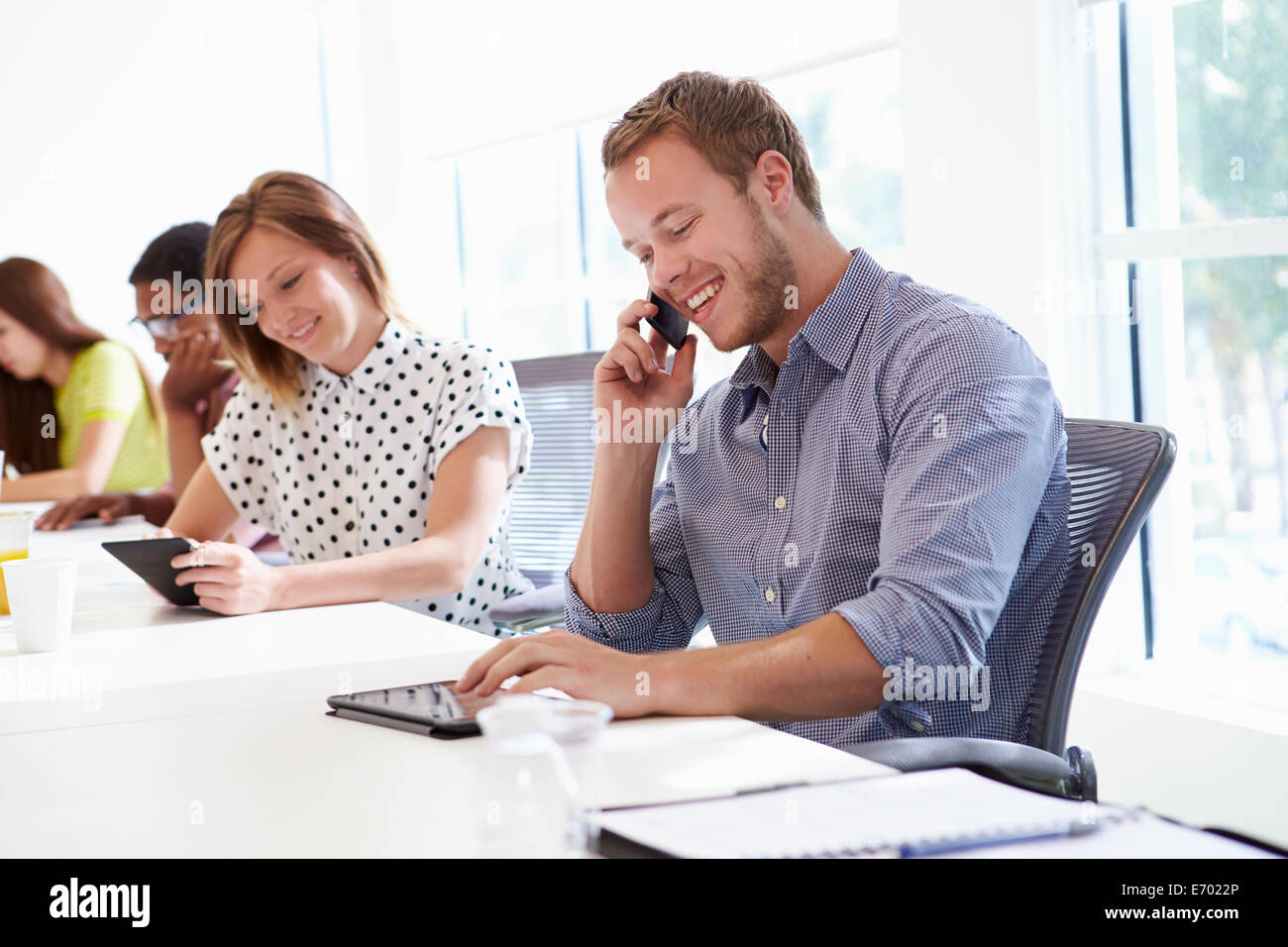 L'équipe de conception du projet de collaboration sur l'ensemble Banque D'Images