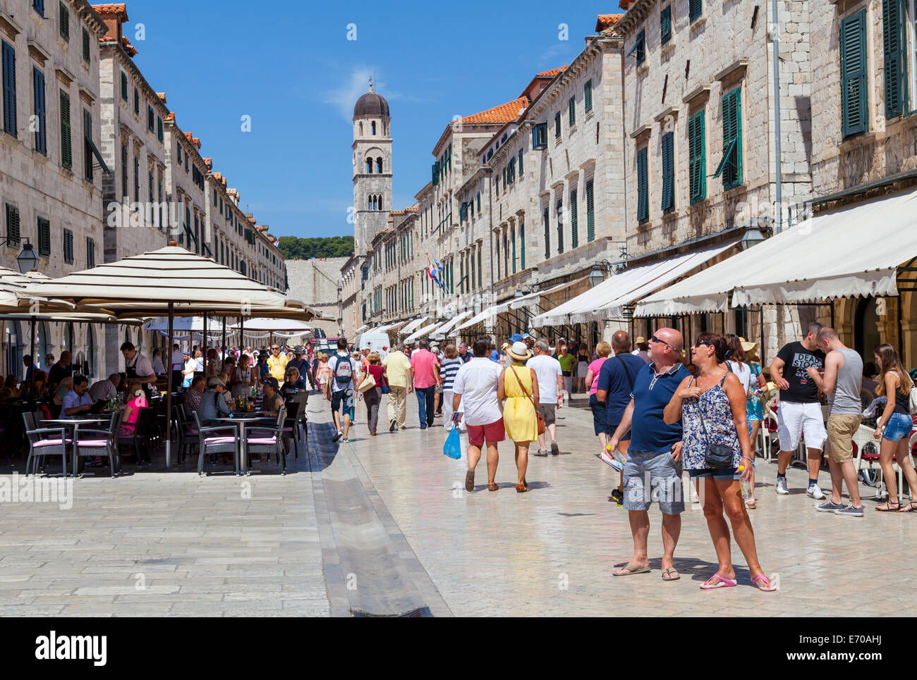 Touristes en visite à Dubrovnik, Croatie Banque D'Images
