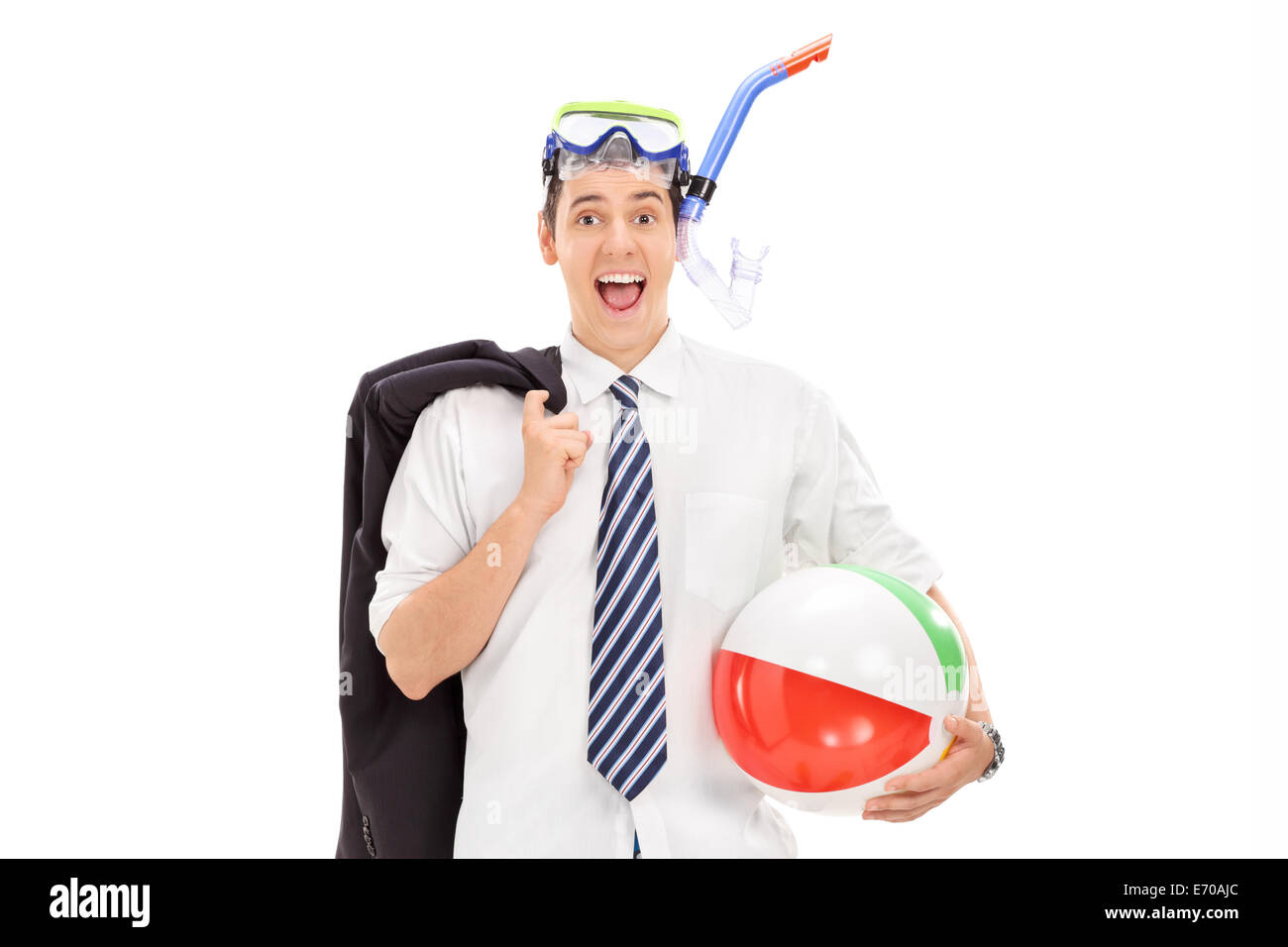 Businessman avec masque de plongée et un ballon de plage isolé sur fond blanc Banque D'Images