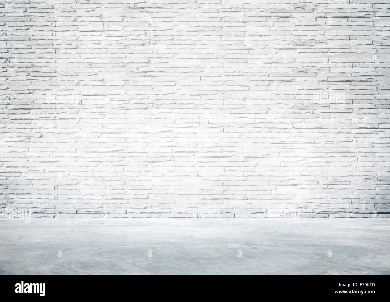 Mur intérieur industrielle blanche vide pour un Copy Space Banque D'Images