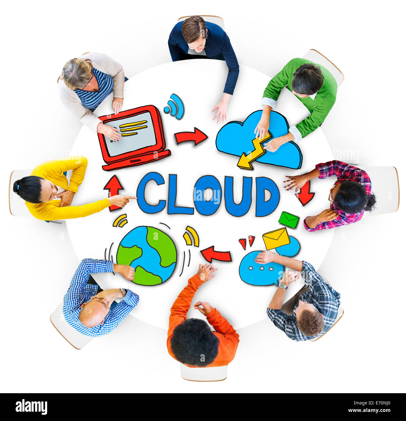 Groupe de personnes diverses discuter au sujet de Cloud Network Banque D'Images