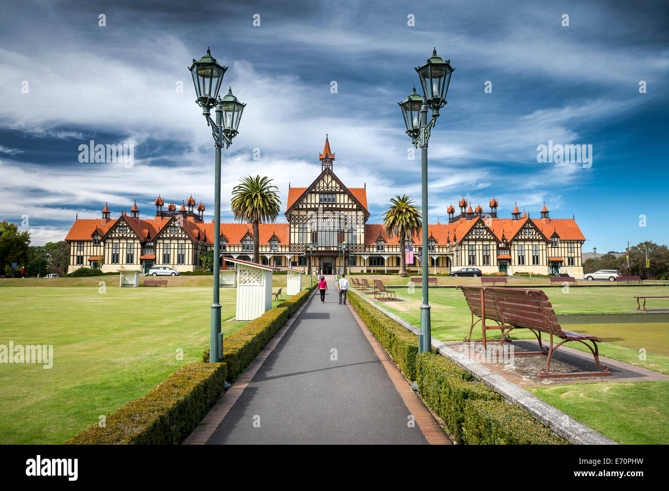 Bathhouse dans le jardins du gouvernement, Rotorua, Musée d'art et d'histoire, des lanternes à l'avant, Rotorua, île du Nord, Nouvelle-Zélande Banque D'Images