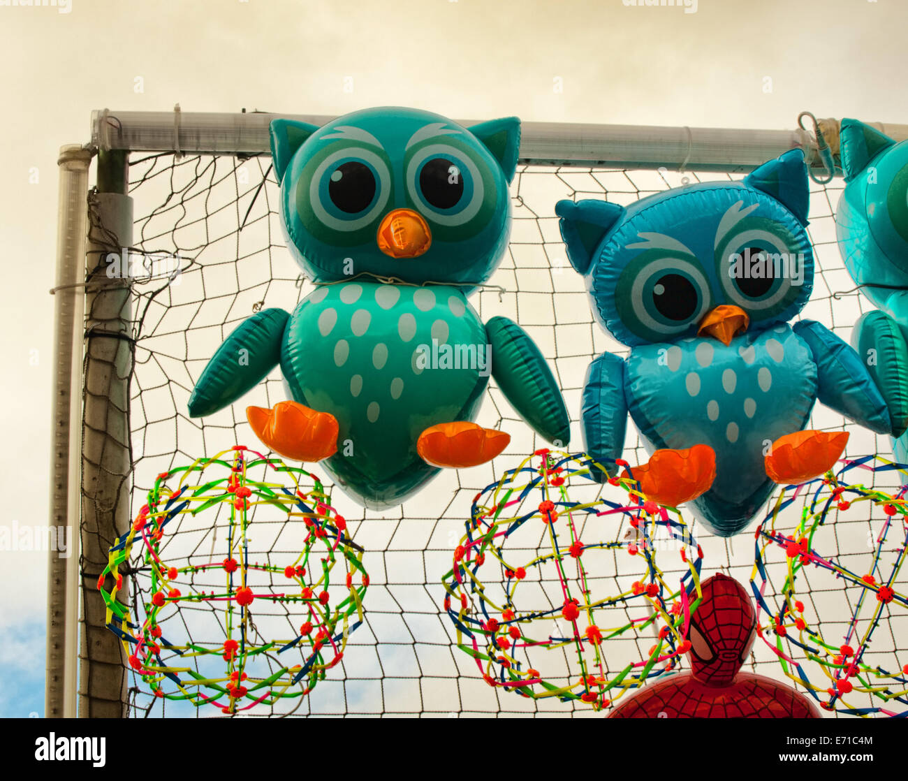 Chouette ballon sur un prix à mi-chemin Photo Stock - Alamy