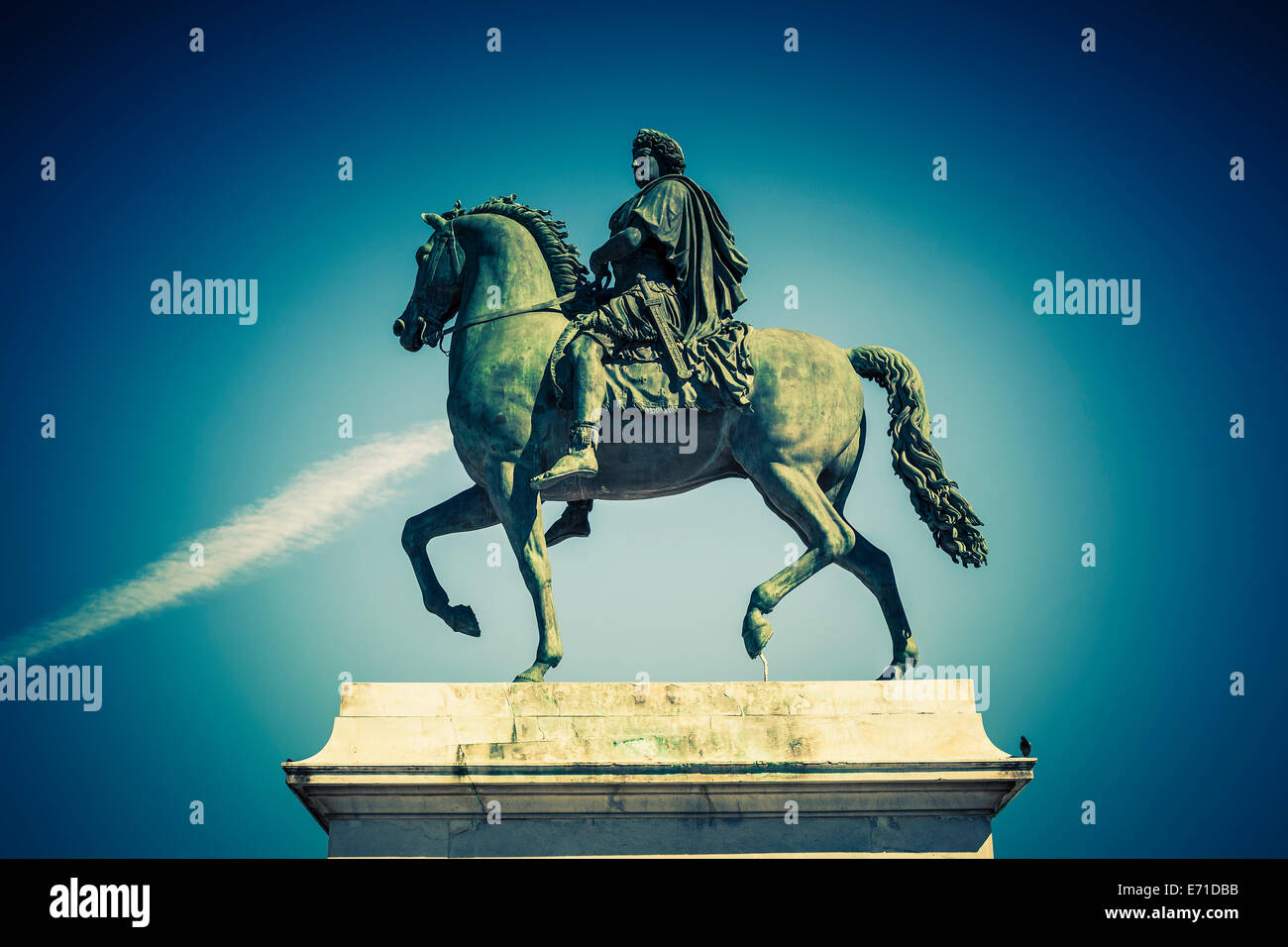 Statue équestre de Louis XIV, Place Bellecour à Lyon, France. Le traitement photographique spécial. Banque D'Images