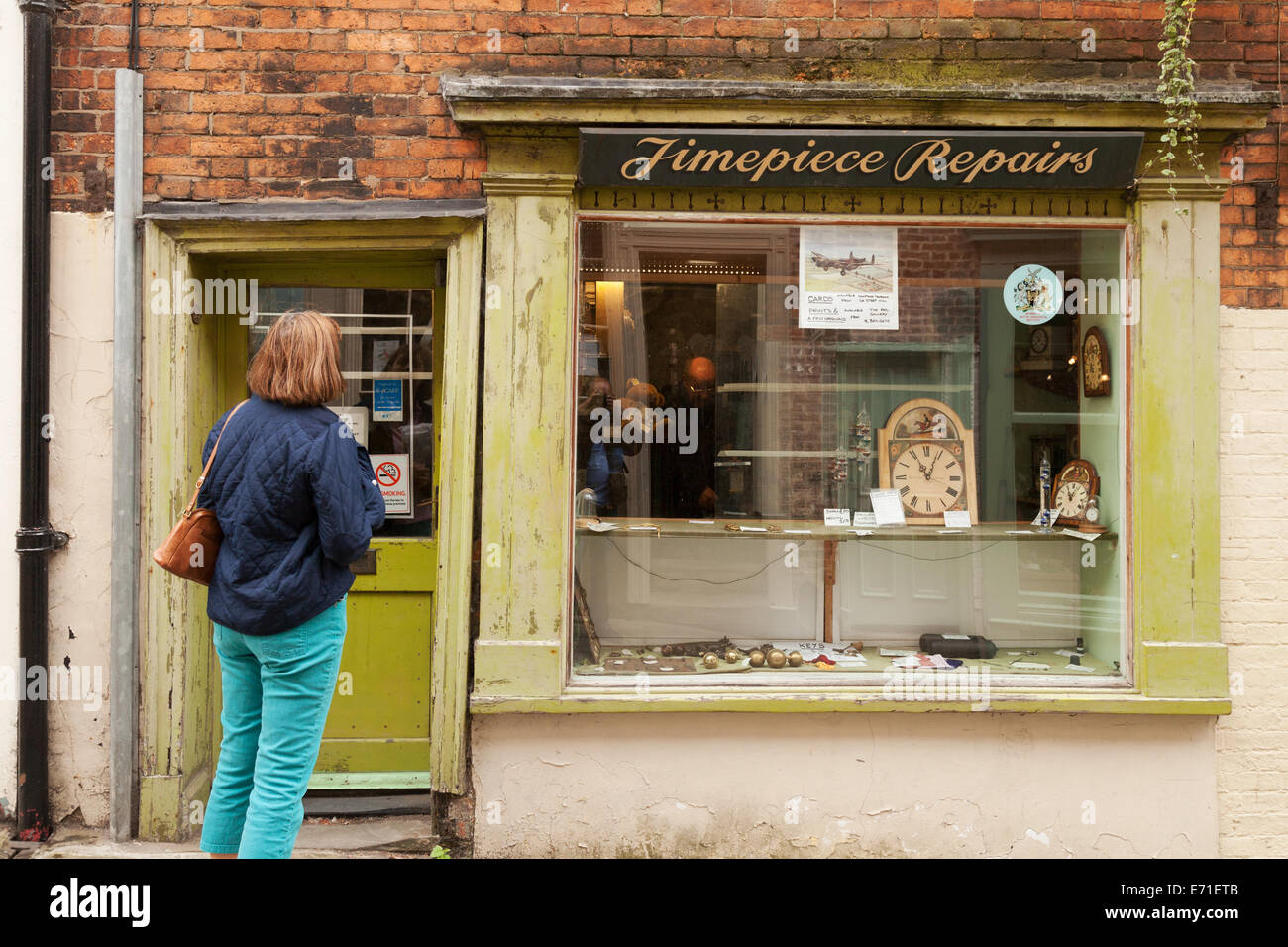 Réparation de montre et horloge shop, abrupte, Lincoln, UK Banque D'Images