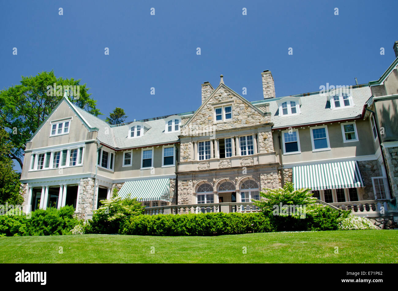 USA, New England, Bristol, Rhode Island. De Blithewold Mansion historique, jardins et Arboretum, ch. 1908. Banque D'Images