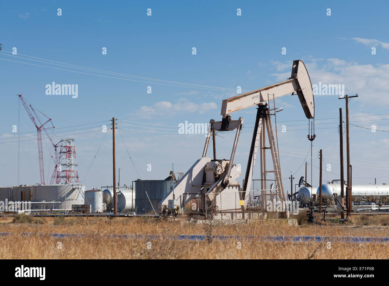 Chevalets huile - Kern River Oil Field, Coalinga, California USA Banque D'Images