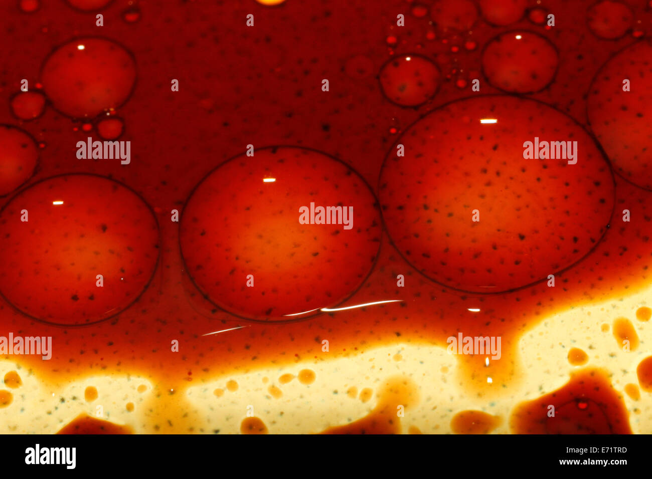 L'huile d'olive et vinaigre balsamique mélanger Banque D'Images