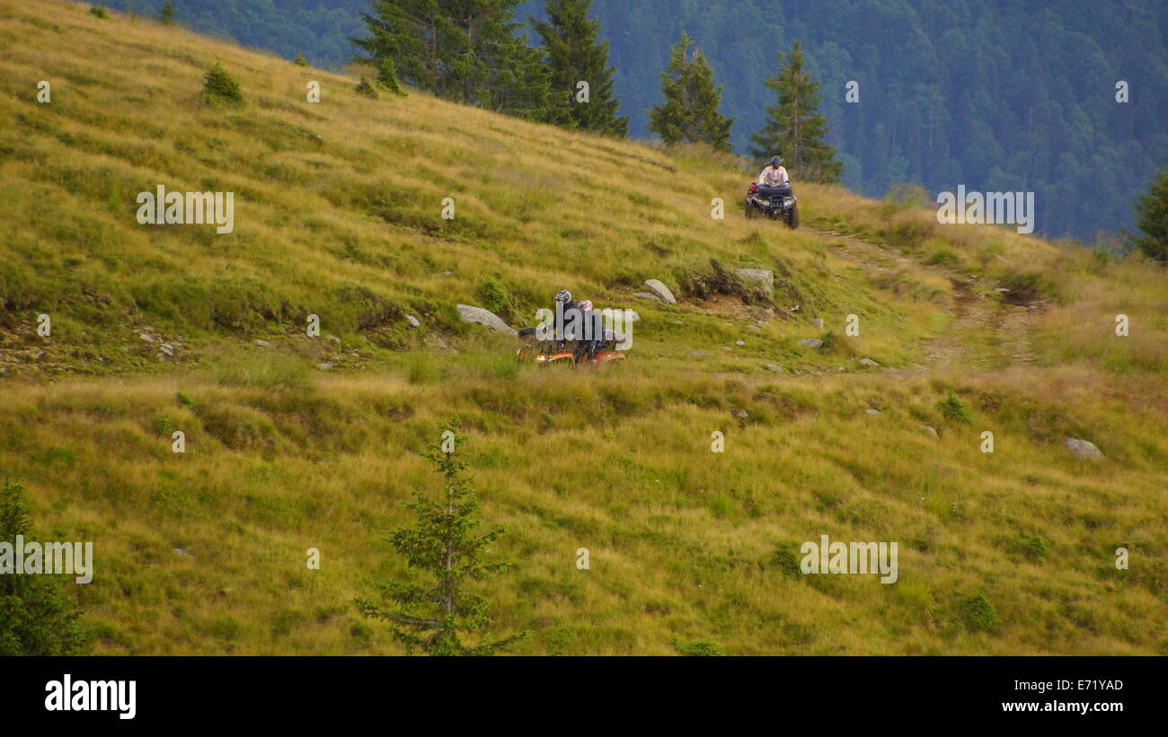 Conduite de VTT dans de beaux paysages. Banque D'Images Conduite de VTT dans de beaux paysages. Banque D'Images
