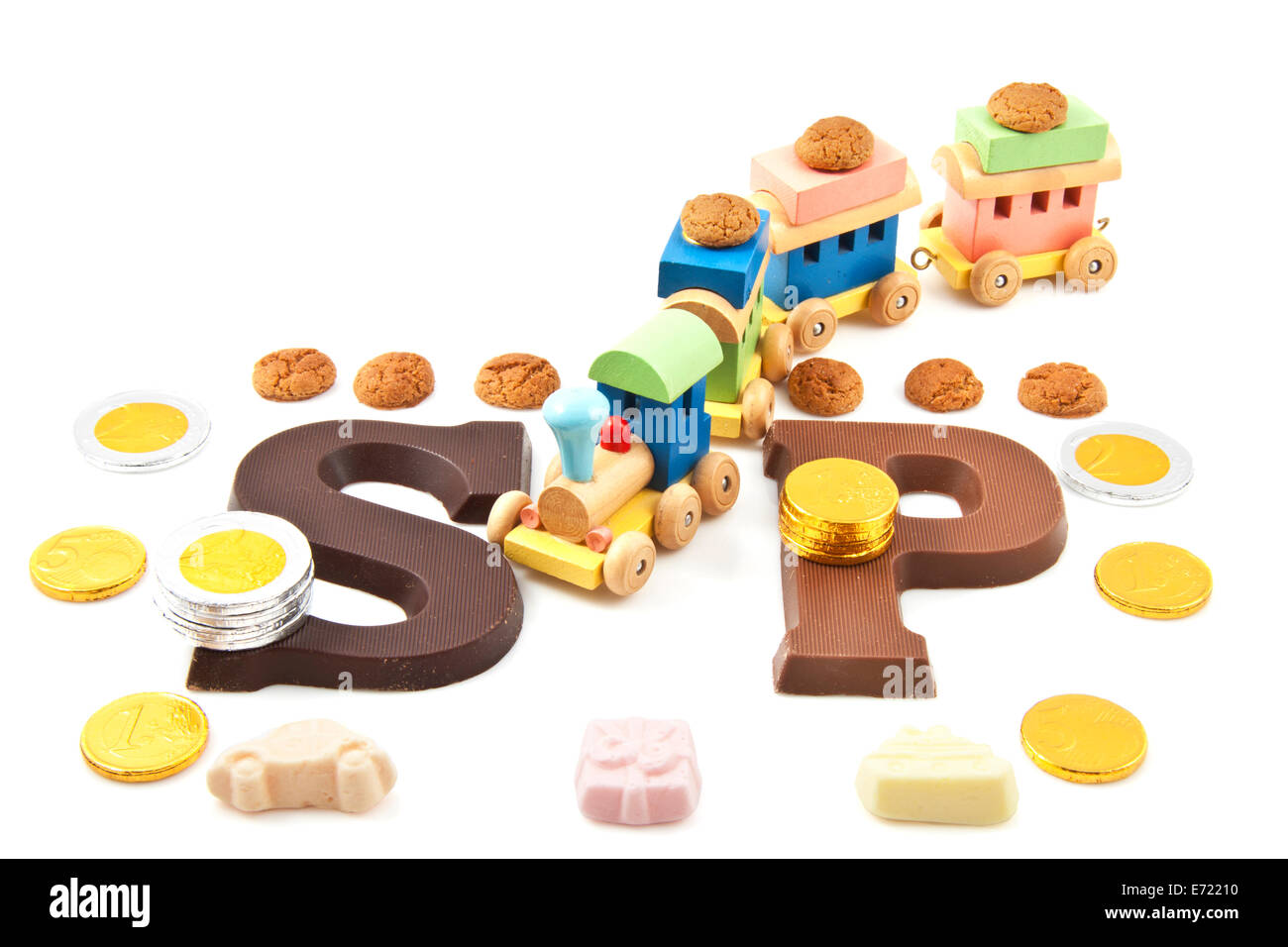 Pièces chocolat cookies et des bonbons avec petit train Banque D'Images