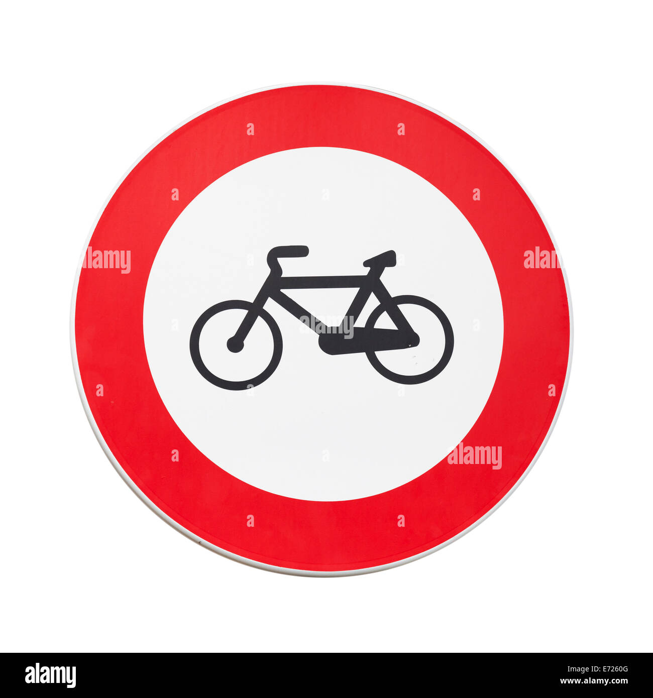 La circulation des vélos est interdite, road sign isolated on white Banque D'Images