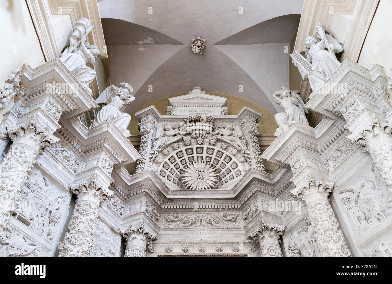 Autel de Saint François de Paule, par Francesco Antonio Zimbalo, 1614, le baroque de Lecce, également Baroque de Salento, l'église de Santa Croce Banque D'Images