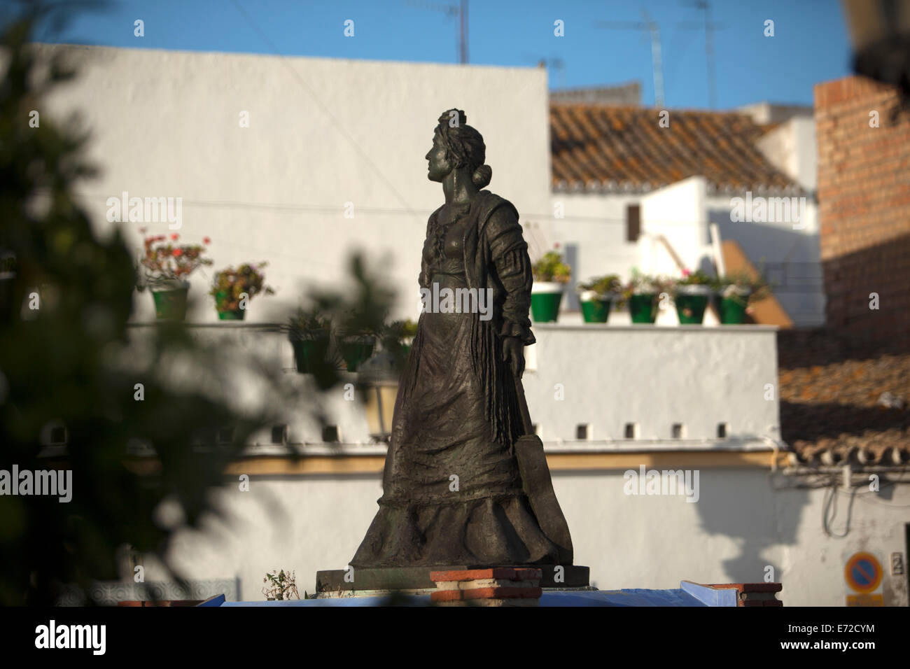 Une sculpture de l'artiste Flamenco La Petenera décore une place publique à Paterna de Rivera, la province de Cádiz, Andalousie, Espagne, Banque D'Images