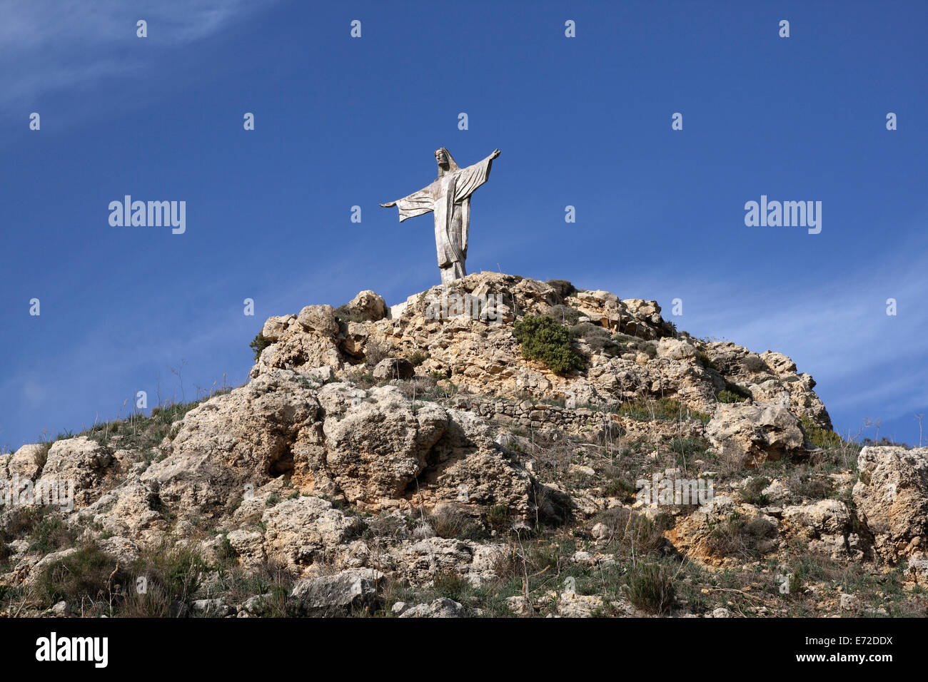 Malte, Gozo, statue du Christ sur la colline près de Marsalforn. Banque D'Images