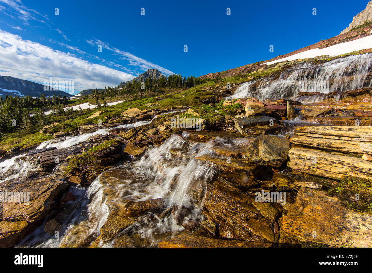 Cascades à Logan Pass dans le Glacier National Park, Montana, USA. Banque D'Images