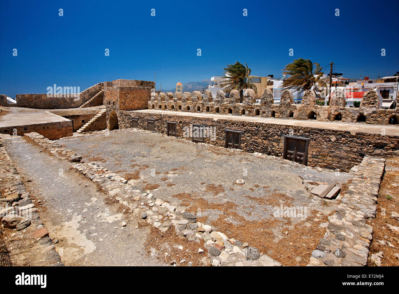 Vue intérieure de l'ancien, château vénitien de la ville d''Ierapetra, connu par son nom turc 'Kales'. Lassithi, Crète, Grèce Banque D'Images