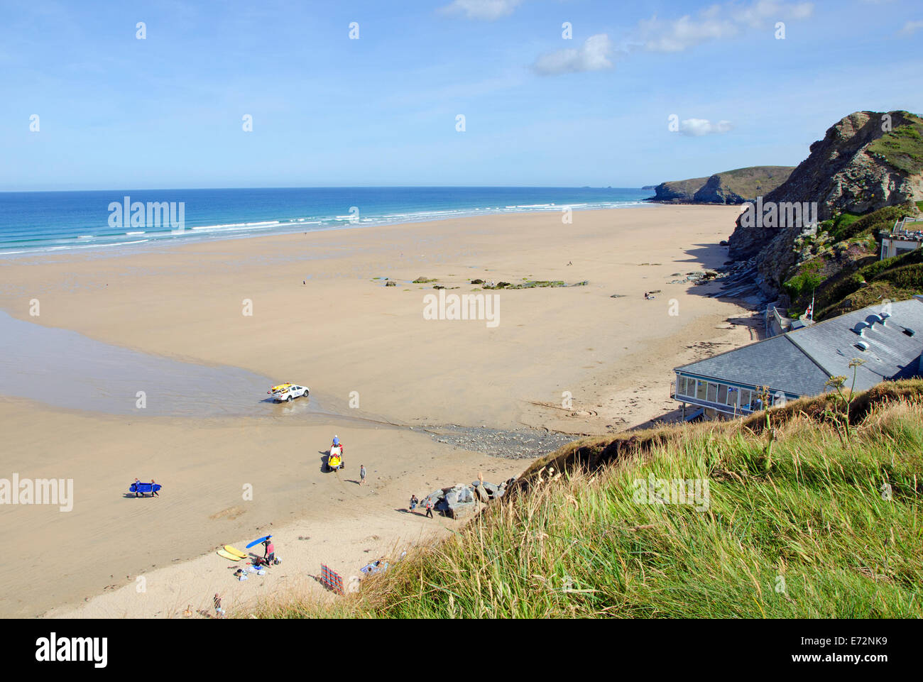 La grande plage de sable à Watergate Bay dans la région de Cornwall, UK Banque D'Images