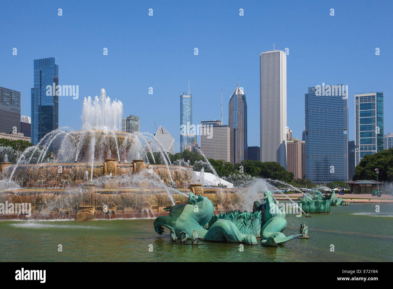 CHICAGO,USA-JUILLET 11,2013 : célèbre fontaine de Buckingham dans Grant Park, Chicago, USA Banque D'Images