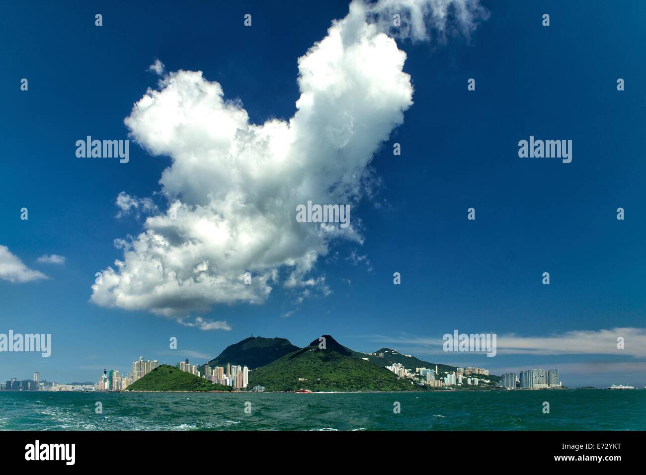 Un nuage plane sur l'île de Hong Kong Banque D'Images