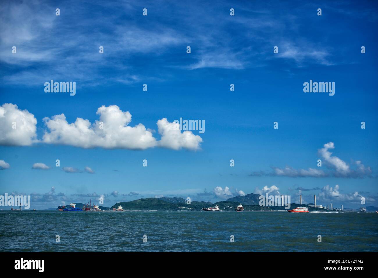 Nuage plane sur Lamma Island Banque D'Images