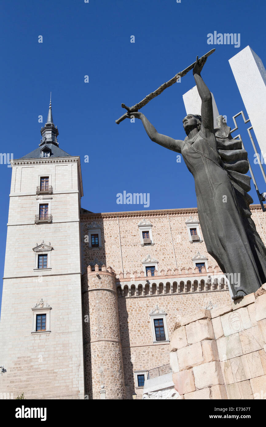 L'Espagne, Castille La Mancha, Toledo, l'Alcazar et de la Statue de la paix. Banque D'Images